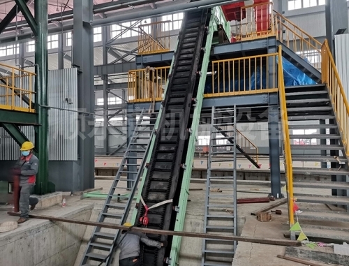 大倾角皮带输送机